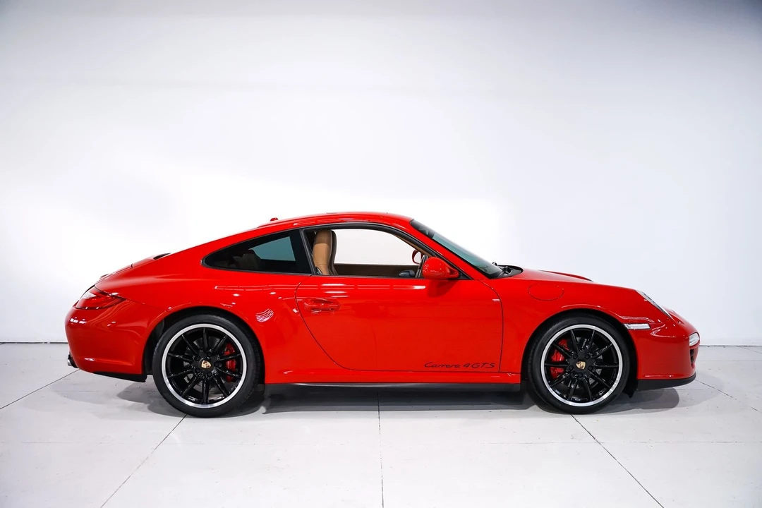 2012 Porsche 911 - Image 2 of 31