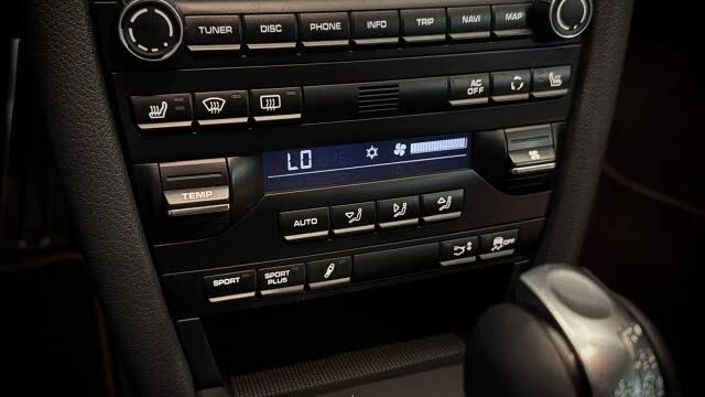 2012 Porsche 991 Carrera 4S - Image 10 of 31