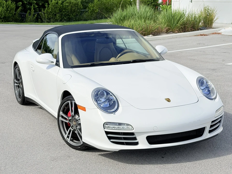 2012 Porsche 997 Carrera 4S - Image 25 of 31