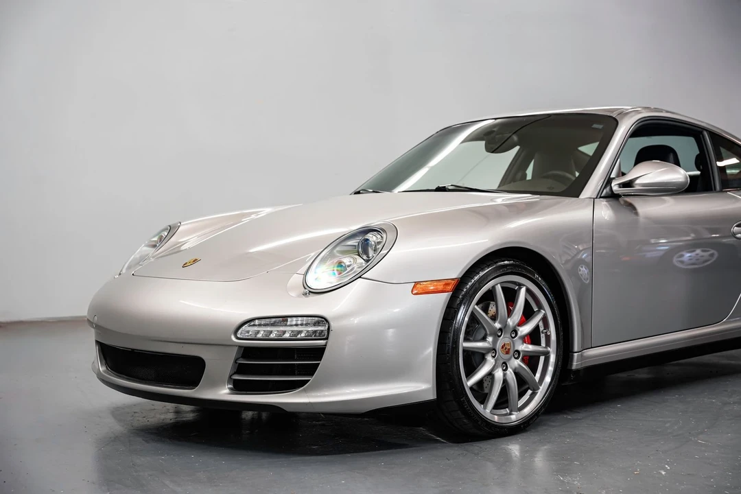 2012 Porsche 911 - Image 28 of 31