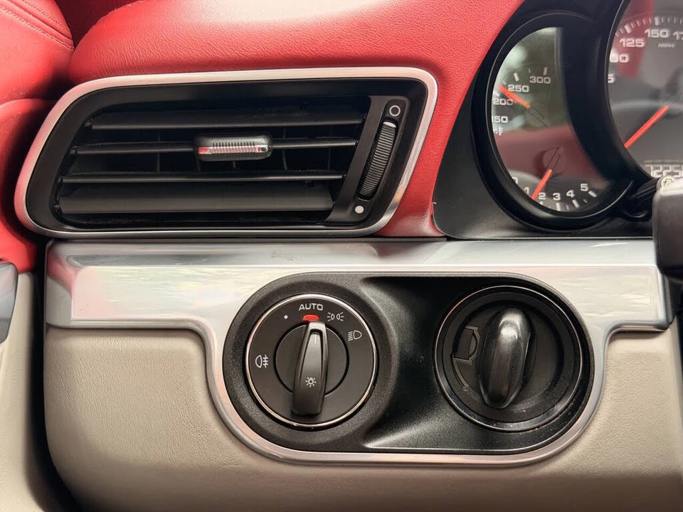 2012 Porsche 997 Carrera - Image 29 of 31