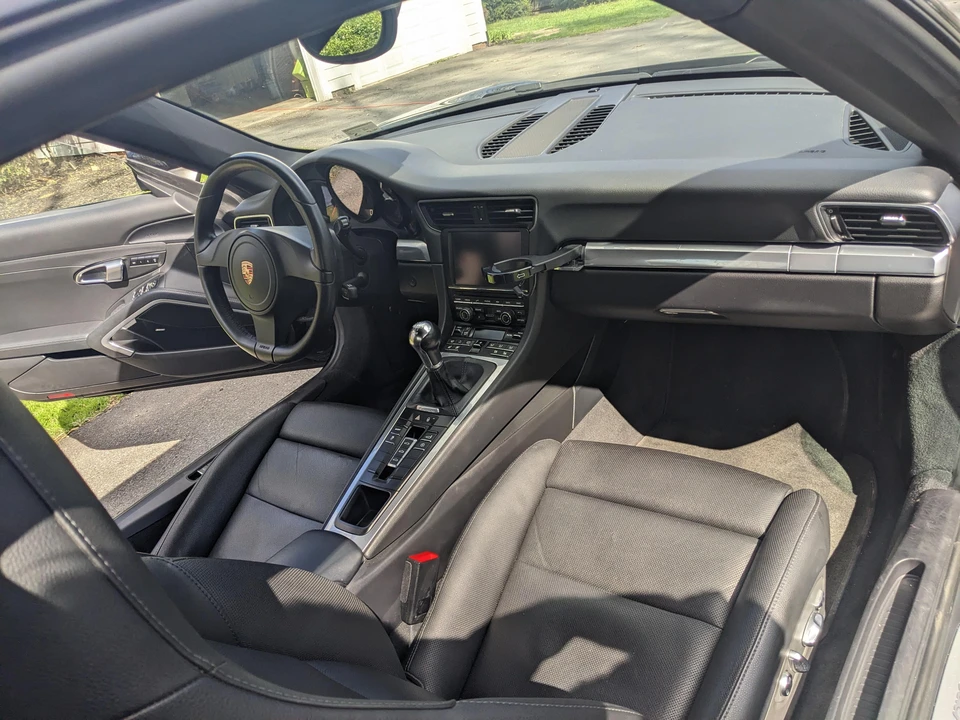 2012 Porsche 991 Carrera - Image 30 of 31