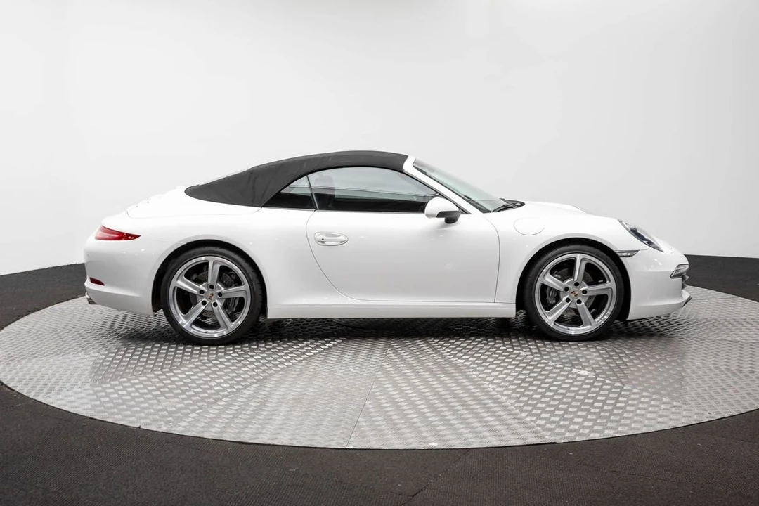 2012 Porsche 911 - Image 10 of 31