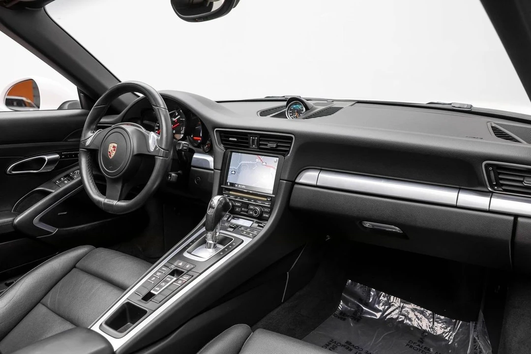 2012 Porsche 911 - Image 20 of 31