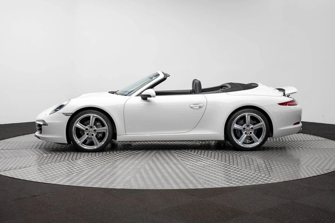 2012 Porsche 911 - Image 7 of 31