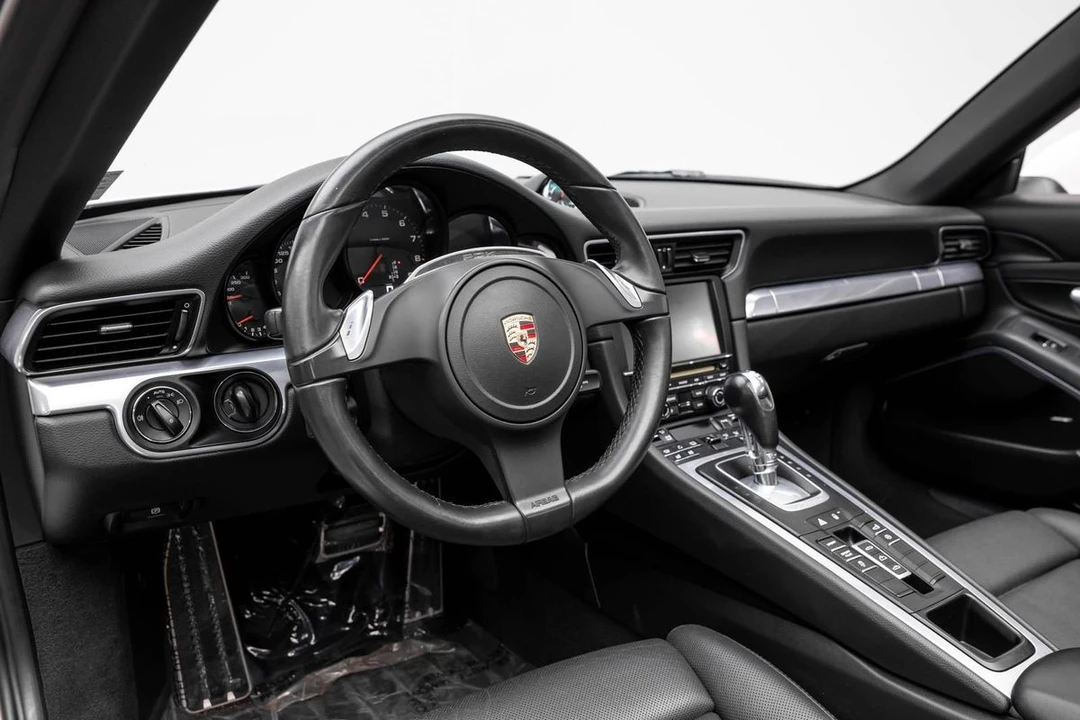 2012 Porsche 911 - Image 19 of 31