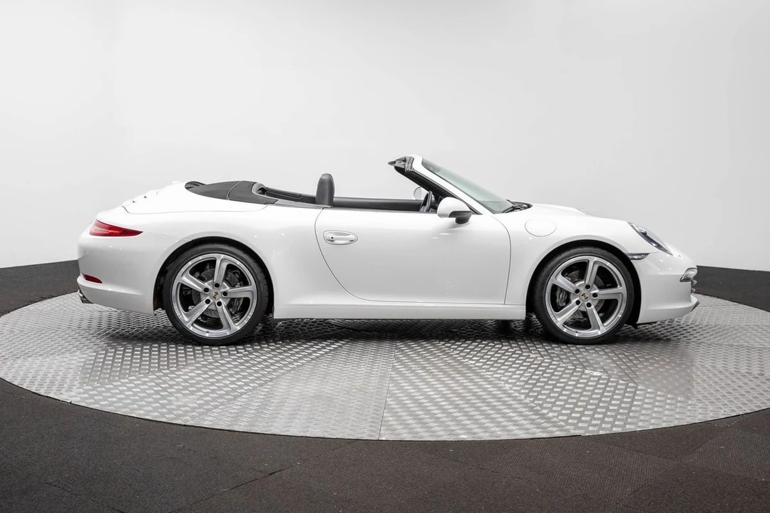 2012 Porsche 911 - Image 8 of 31