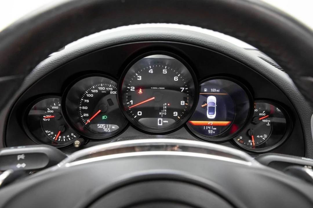 2012 Porsche 911 - Image 28 of 31