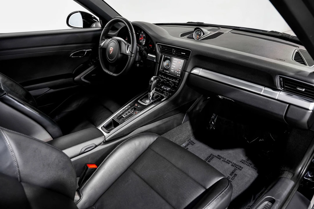 2012 Porsche 911 - Image 28 of 31