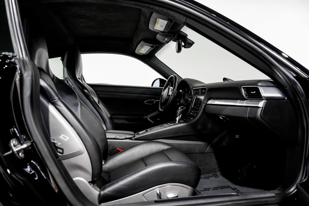 2012 Porsche 911 - Image 27 of 31