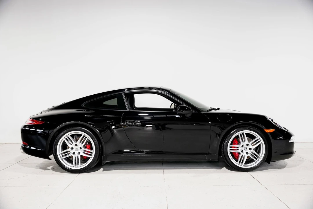 2012 Porsche 911 - Image 2 of 31