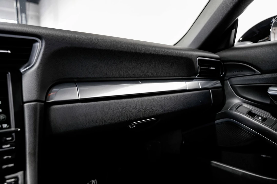 2012 Porsche 911 - Image 16 of 31