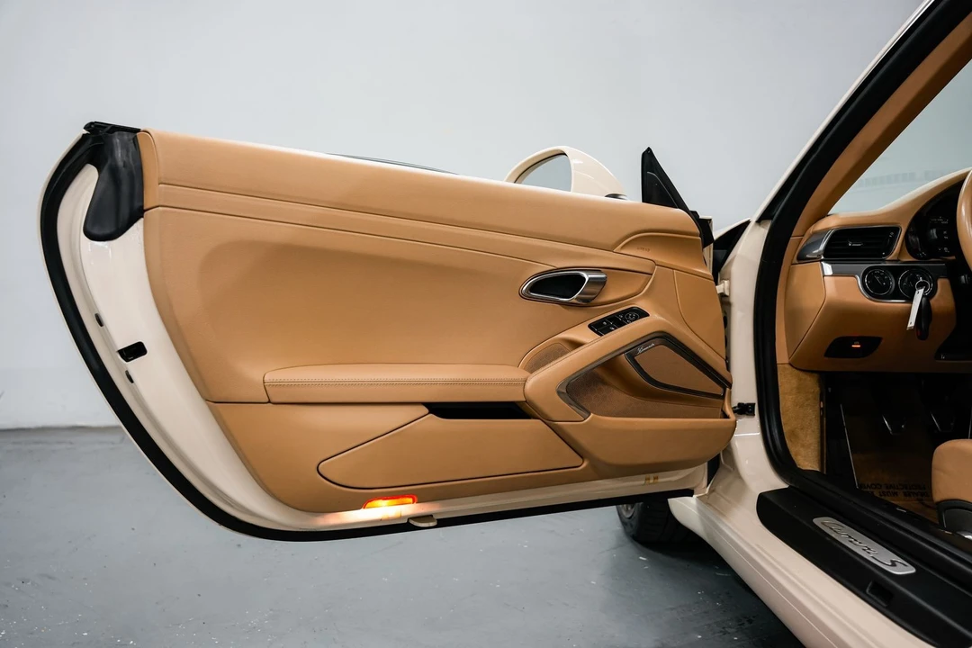 2012 Porsche 911 - Image 22 of 31