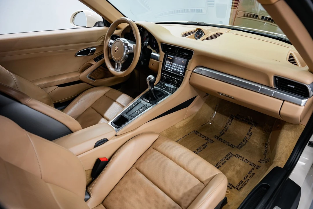 2012 Porsche 911 - Image 27 of 31
