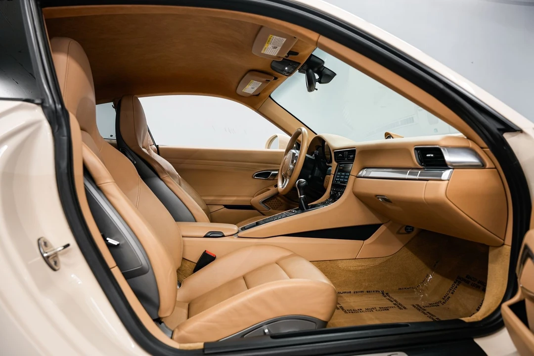 2012 Porsche 911 - Image 26 of 31