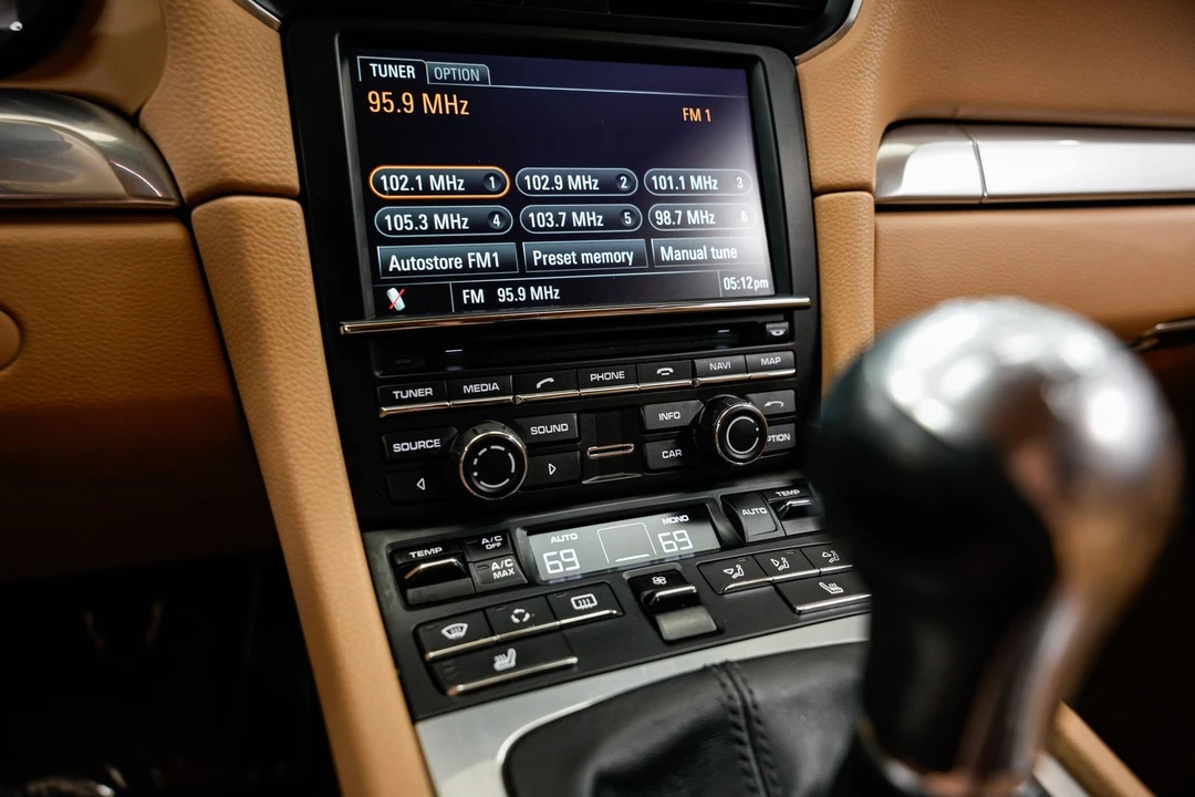 2012 Porsche 911 - Image 13 of 31