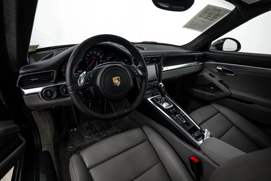 2012 Porsche 911 - Image 4 of 5