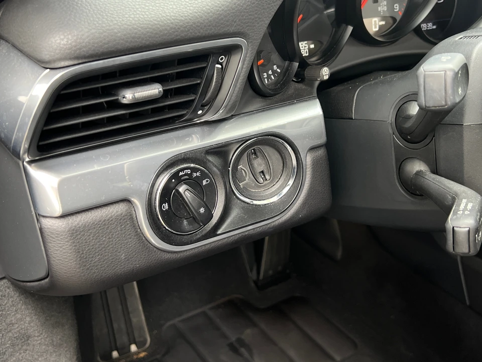 2012 Porsche 911 - Image 2 of 31