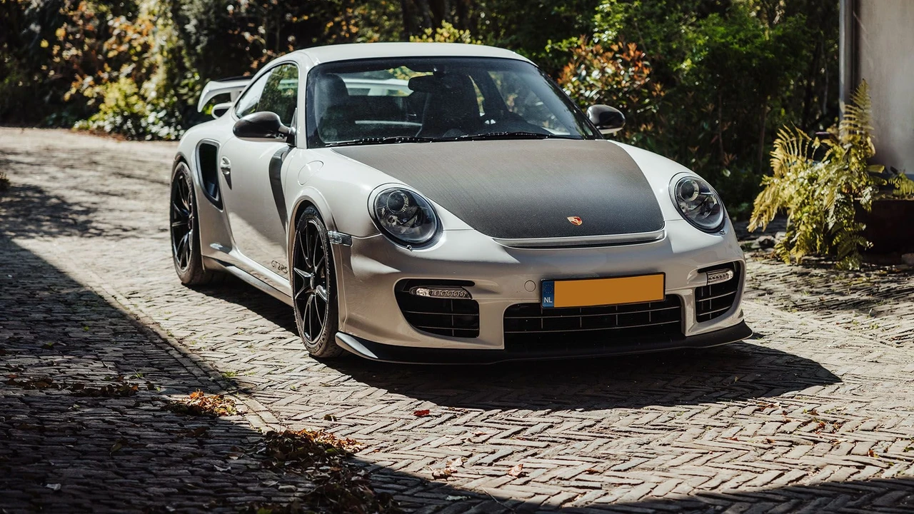 2012 Porsche 997 GT2 RS - Image 9 of 31