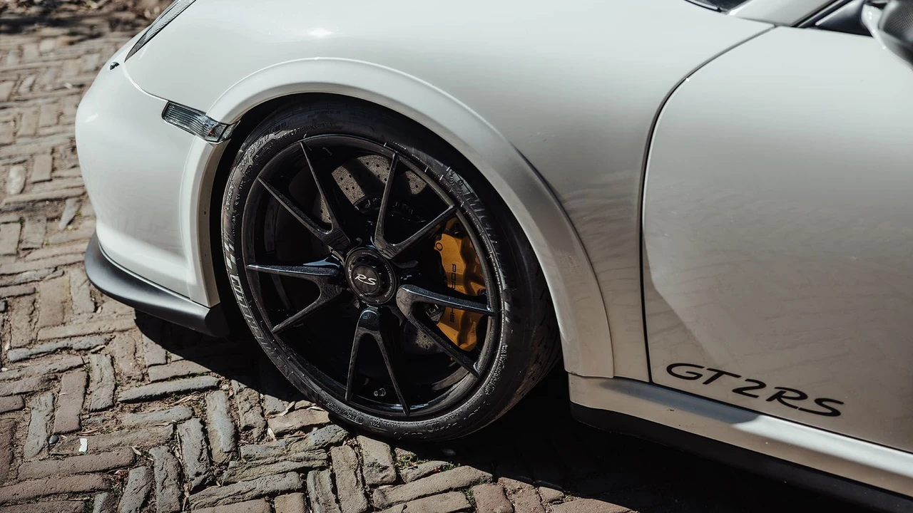 2012 Porsche 997 GT2 RS - Image 25 of 31