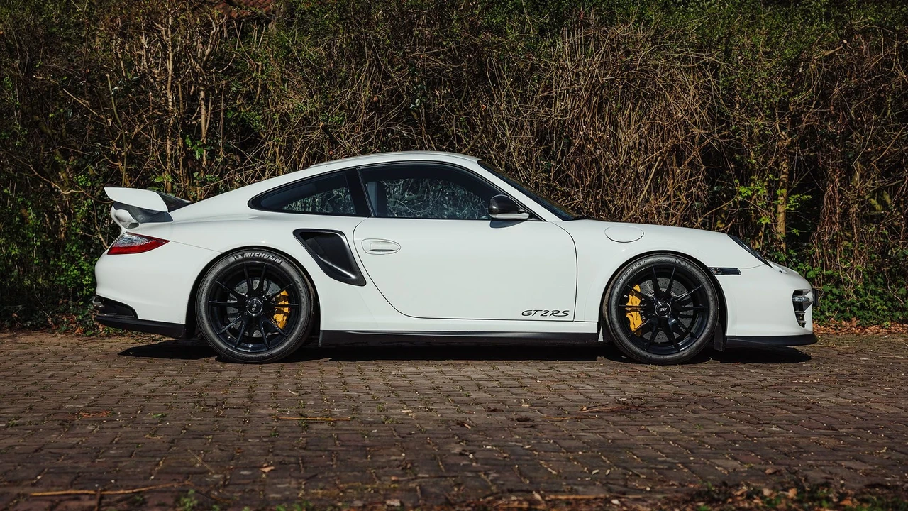2012 Porsche 997 GT2 RS - Image 11 of 31
