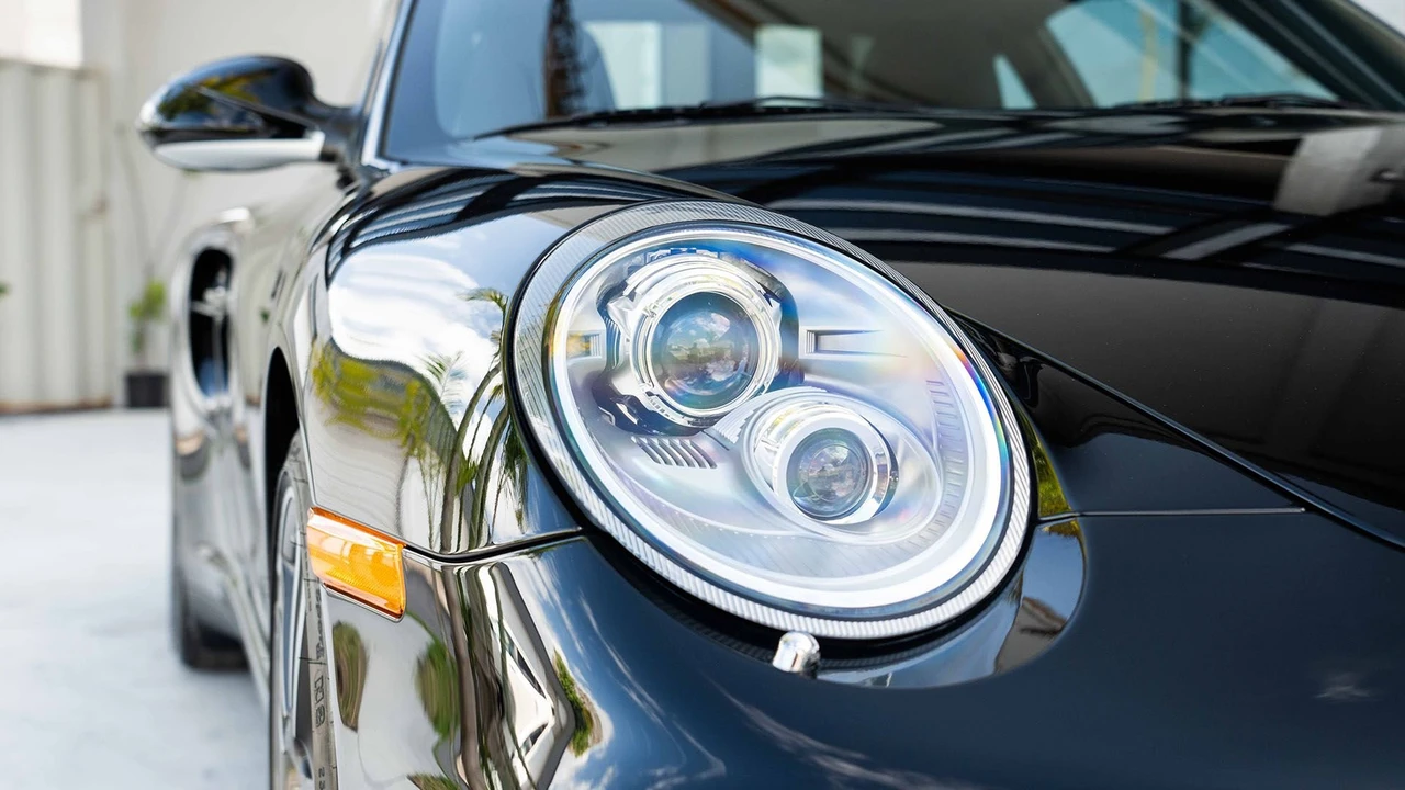2012 Porsche 997 Turbo - Image 14 of 31