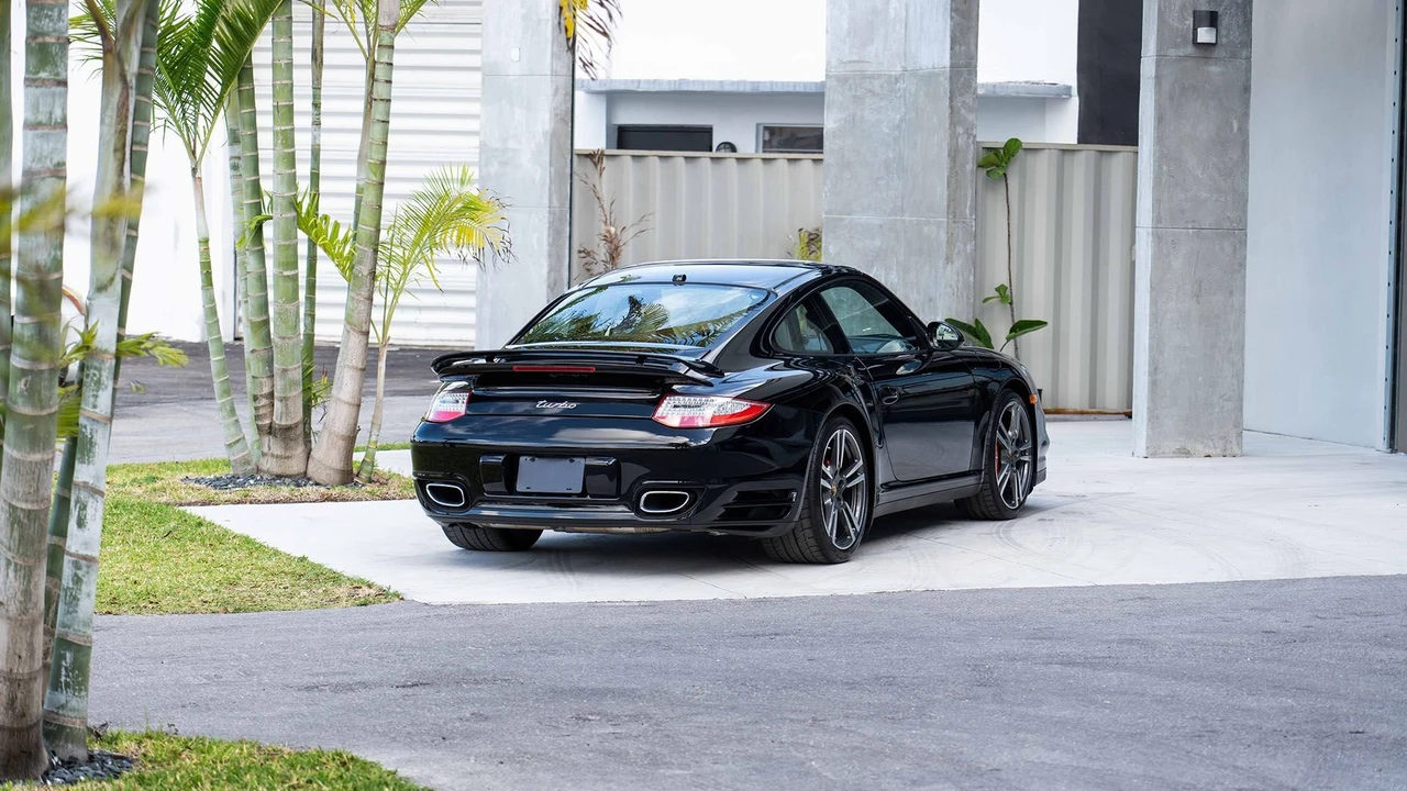 2012 Porsche 997 Turbo - Image 9 of 31