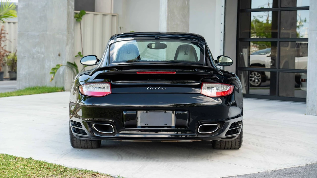 2012 Porsche 997 Turbo - Image 8 of 31