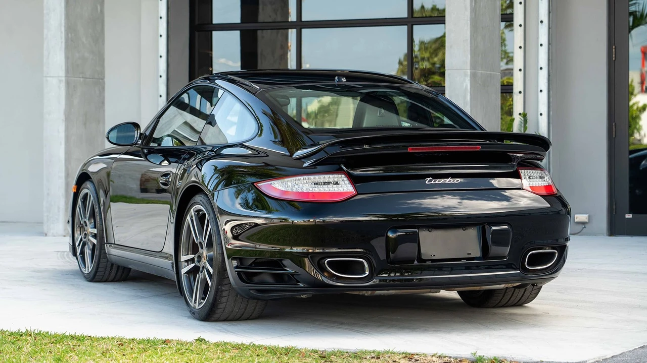 2012 Porsche 997 Turbo - Image 10 of 31