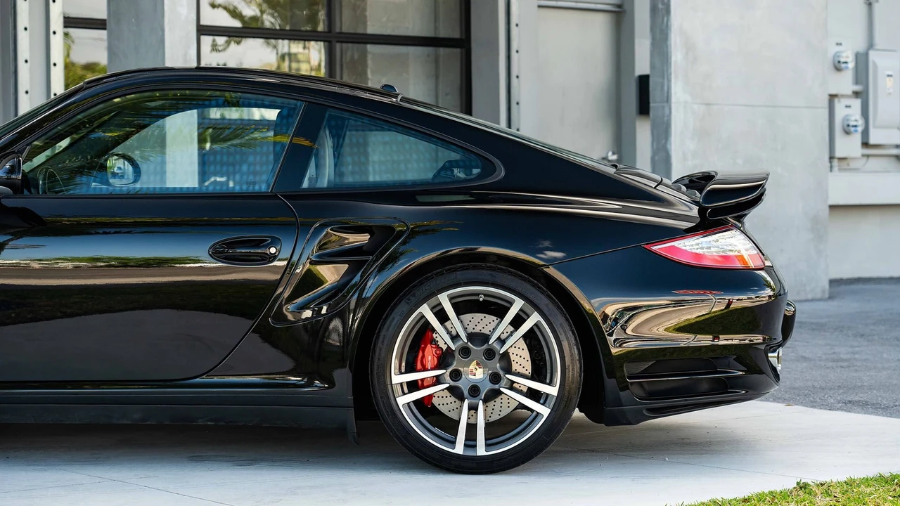 2012 Porsche 997 Turbo - Image 30 of 31