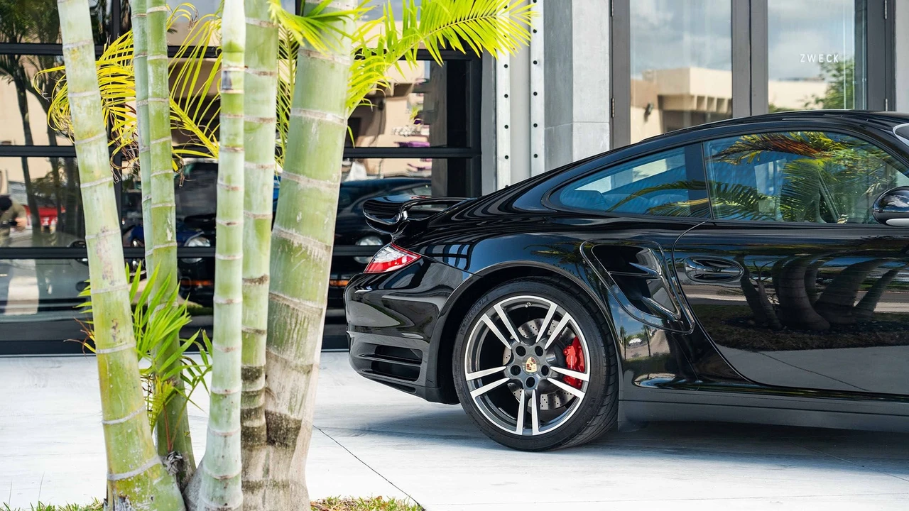 2012 Porsche 997 Turbo - Image 29 of 31