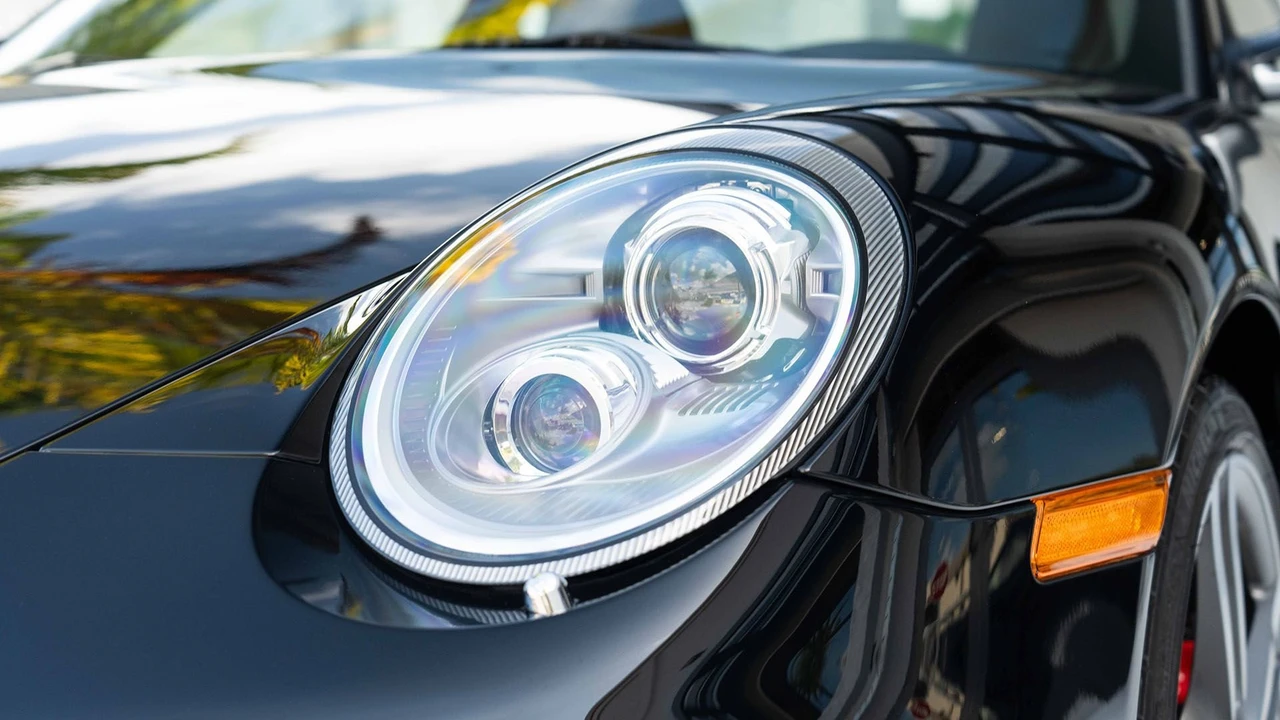 2012 Porsche 997 Turbo - Image 20 of 31