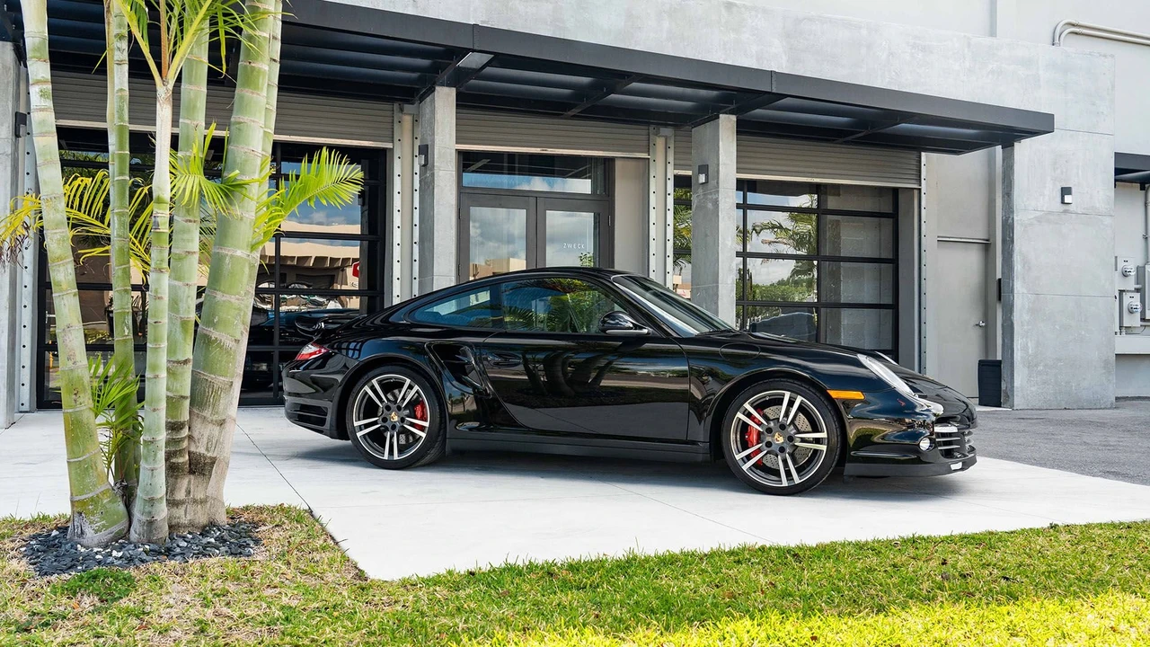 2012 Porsche 997 Turbo - Image 6 of 31