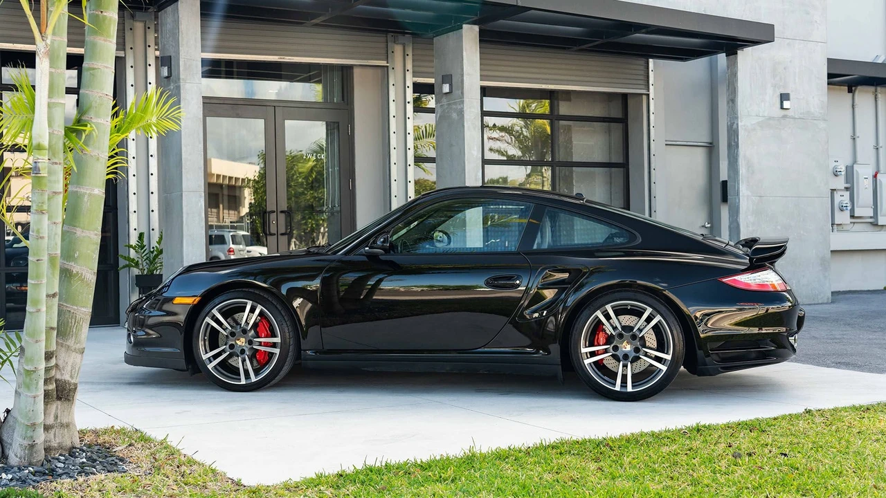 2012 Porsche 997 Turbo - Image 4 of 31