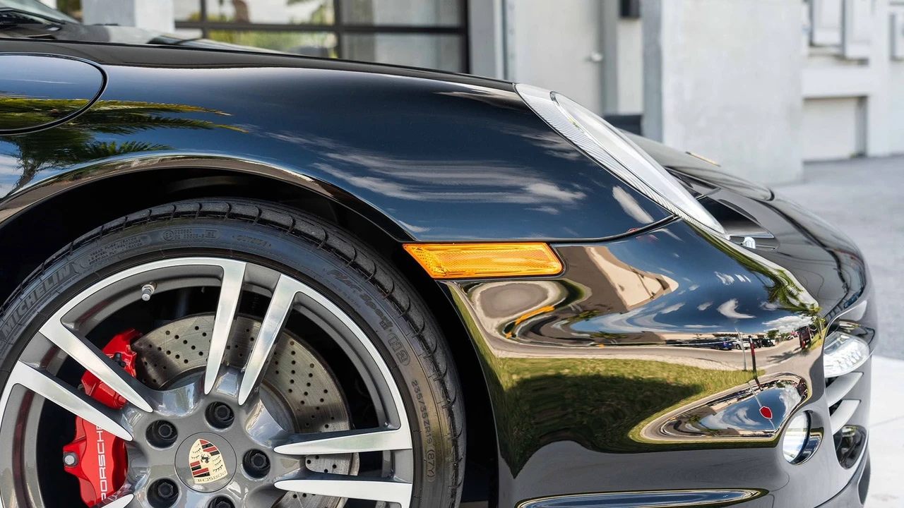 2012 Porsche 997 Turbo - Image 15 of 31