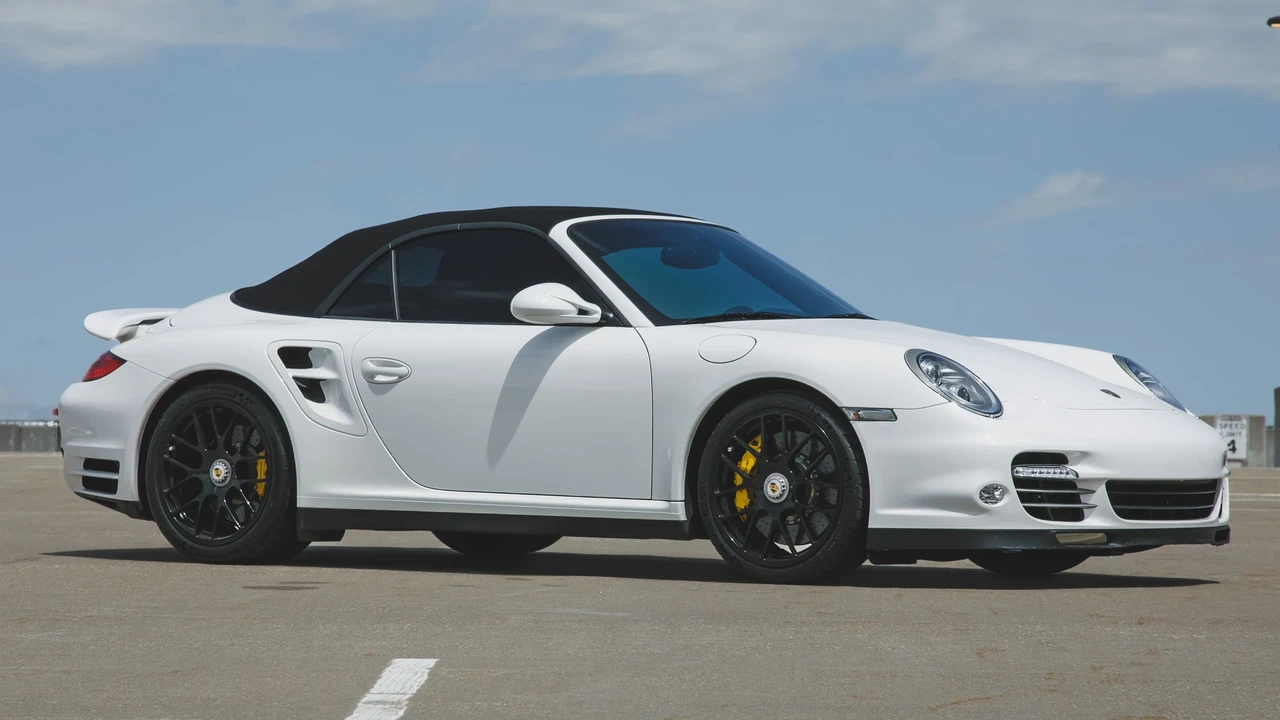 2012 Porsche 997 Turbo S - Image 16 of 31
