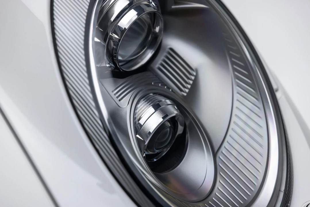 2012 Porsche 997 Turbo S - Image 25 of 31