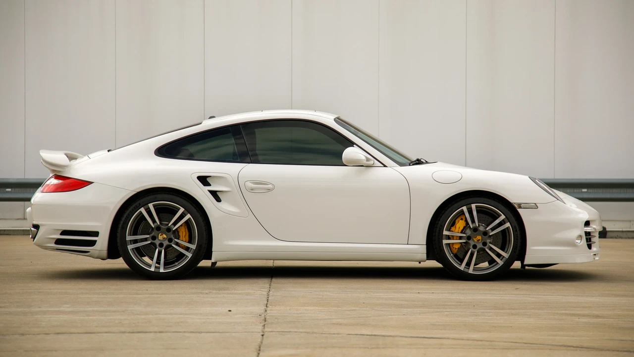 2012 Porsche 997 Turbo S - Image 7 of 31