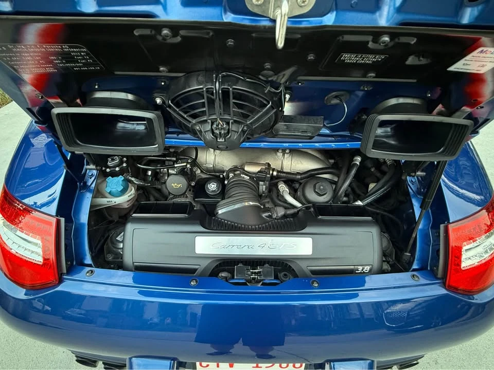 2012 Porsche 911 - Image 17 of 20