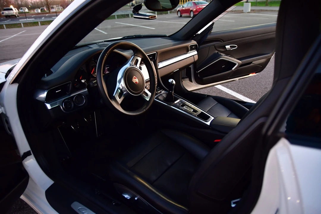 2012 Porsche 991 Carrera - Image 9 of 13