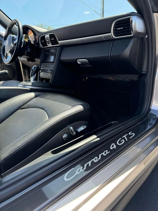 2012 Porsche 997 Carrera - Image 9 of 21