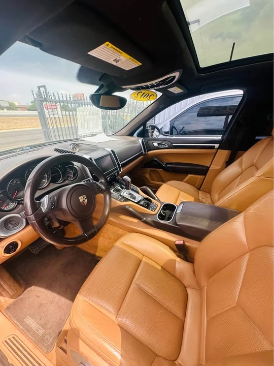 2012 Porsche 958 Cayenne - Image 4 of 5