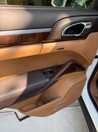 2012 Porsche 958 Cayenne - Image 15 of 17