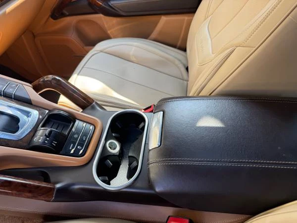 2012 Porsche 958 Cayenne - Image 11 of 17