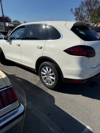 2012 Porsche 958 Cayenne - Image 2 of 17