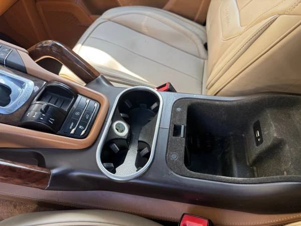 2012 Porsche 958 Cayenne - Image 8 of 17
