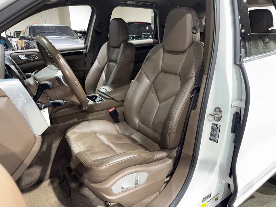 2012 Porsche 958 Cayenne - Image 9 of 12