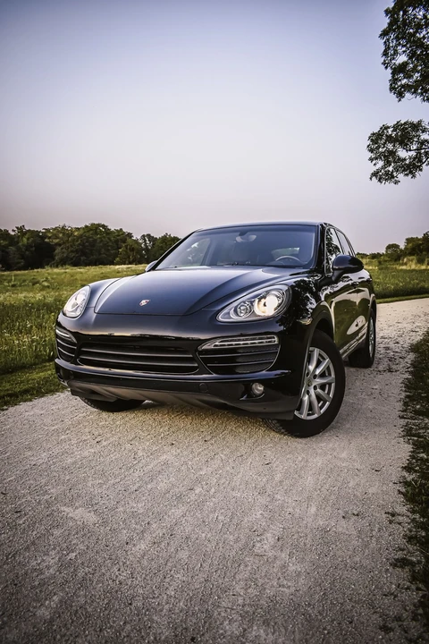 2012 Porsche 958 Cayenne - Image 2 of 9