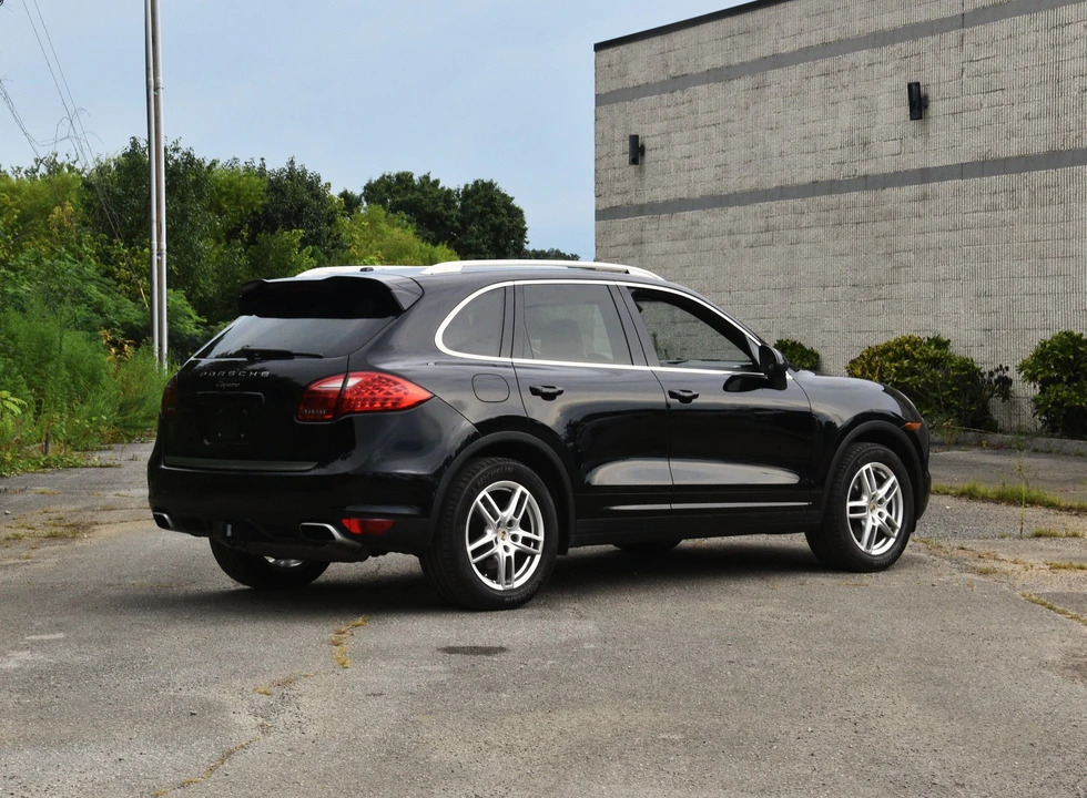 2012 Porsche 958 Cayenne - Image 2 of 23