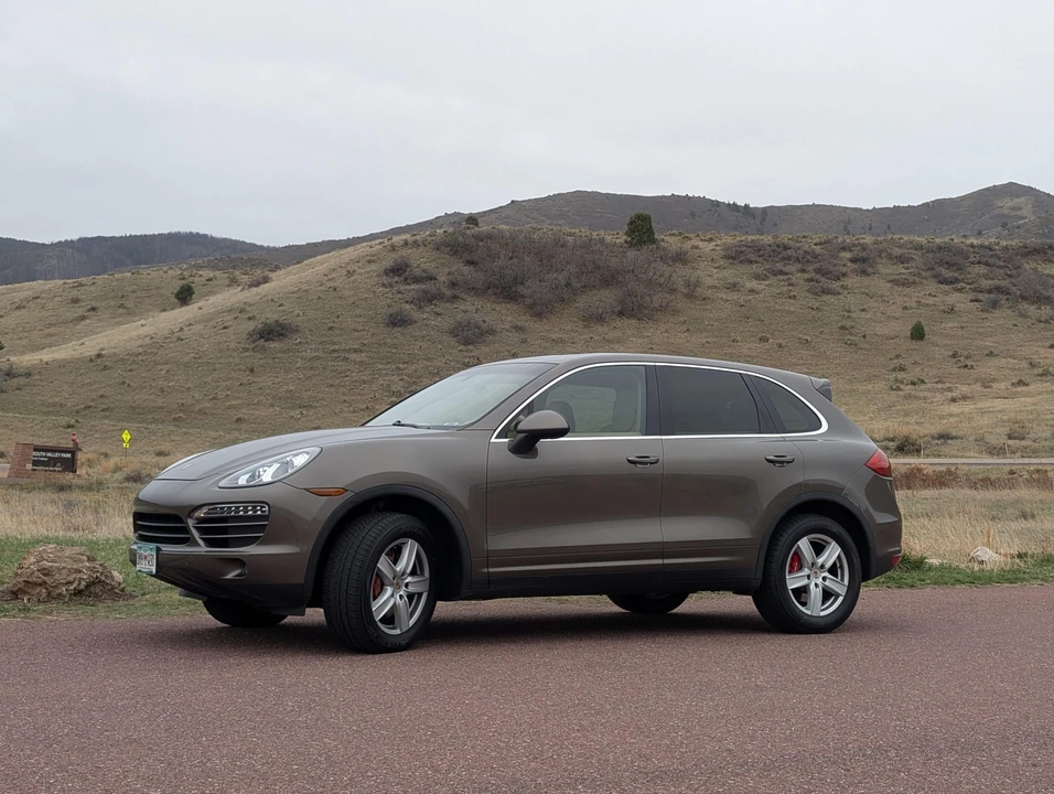 2012 Porsche 958 Cayenne - Image 2 of 31